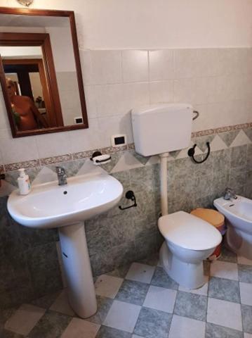 B B Casa Vacanze Il Pino Di Pino Lascari Exteriör bild